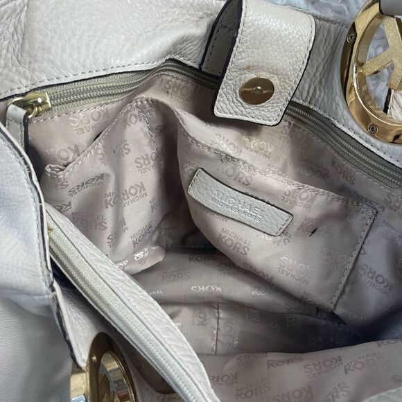 Michael Kors leather Beige large shoulder bag accentuate with the gold t… - Picture 13 of 16